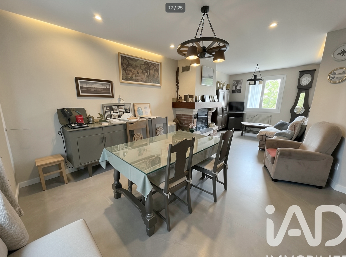 Main redesign studio: Redesign this room in a Modern interior style: clean lines, a neutral palette with bold accents, sleek low-profile furniture, glass and matte-metal su
