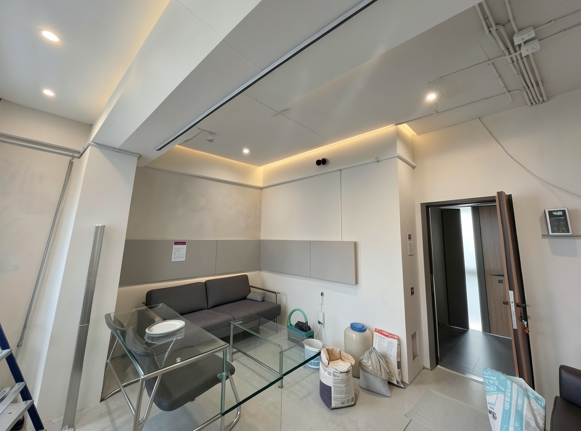 Main redesign studio: Redesign this room in a Modern interior style: clean lines, a neutral palette with bold accents, sleek low-profile furniture, glass and matte-metal su